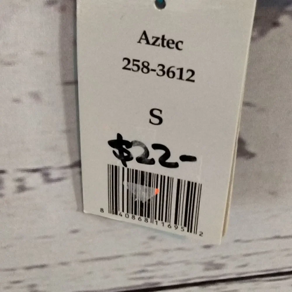 NWT: 